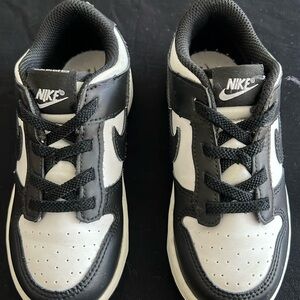 Nike panda kids dunks